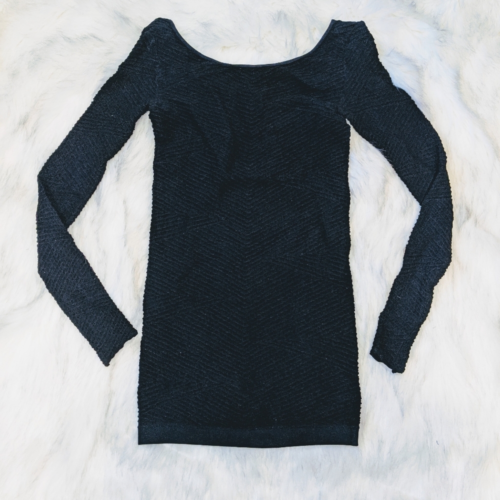 Long sleeve scoop back bodycon dress black